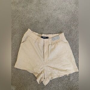 Hollister Beige Linen Shorts size L nwt